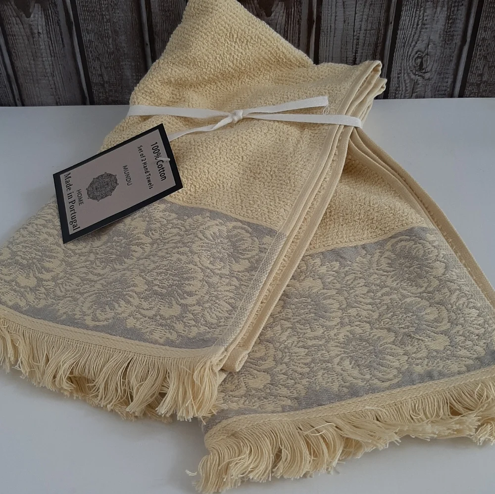 **MUNDU Floral Cotton Hand Towel Pair
